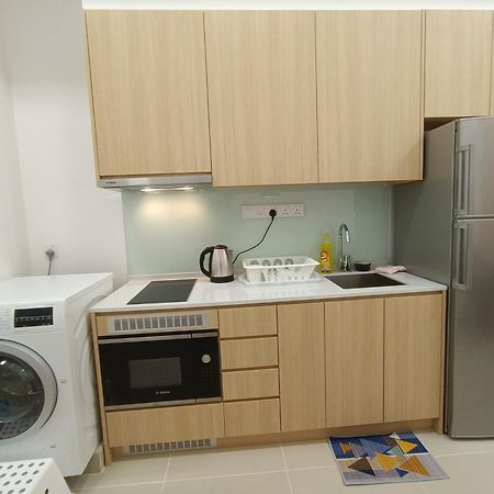 Cl 27A Insta Klcc View & Infinity Pool View Apartment Kuala Lumpur Luaran gambar