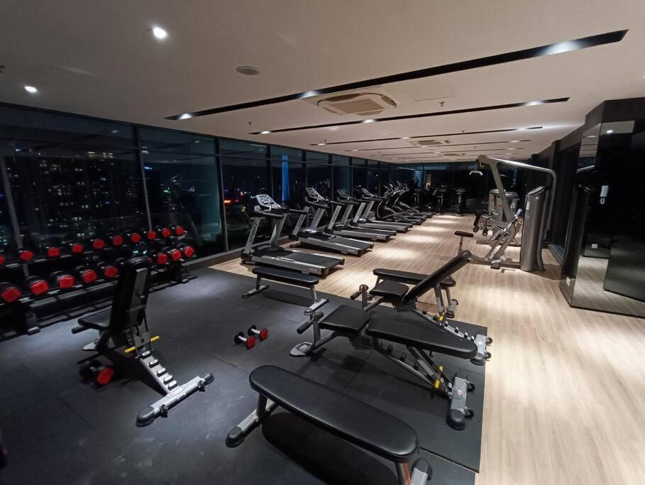 Cl 27A Insta Klcc View & Infinity Pool View Apartment Kuala Lumpur Luaran gambar