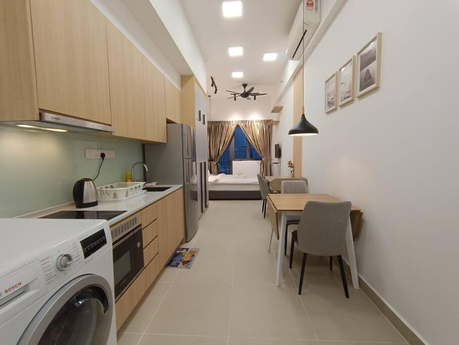 Cl 27A Insta Klcc View & Infinity Pool View Apartment Kuala Lumpur Luaran gambar