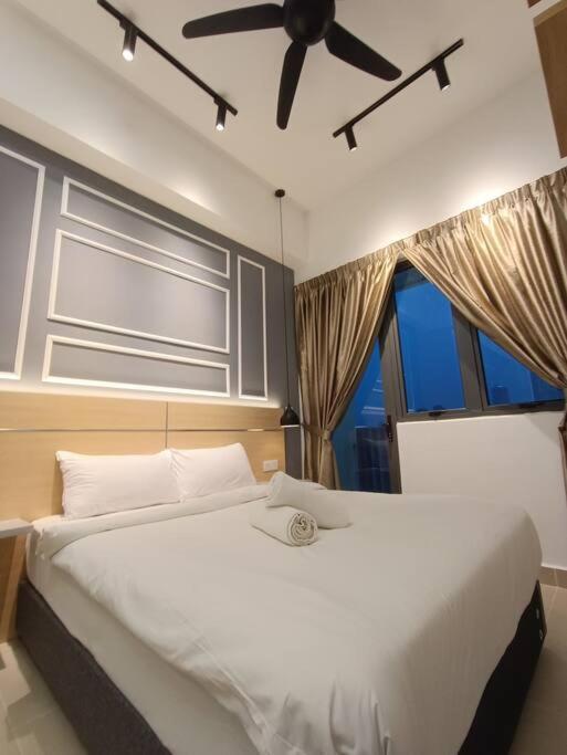 Cl 27A Insta Klcc View & Infinity Pool View Apartment Kuala Lumpur Luaran gambar