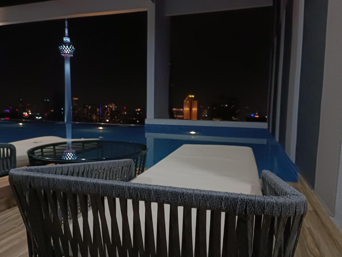 Cl 27A Insta Klcc View & Infinity Pool View Apartment Kuala Lumpur Luaran gambar