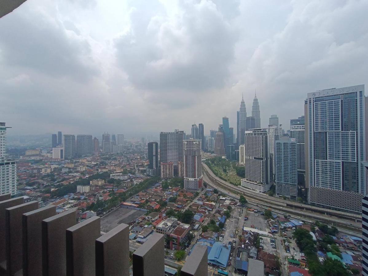 Cl 27A Insta Klcc View & Infinity Pool View Apartment Kuala Lumpur Luaran gambar