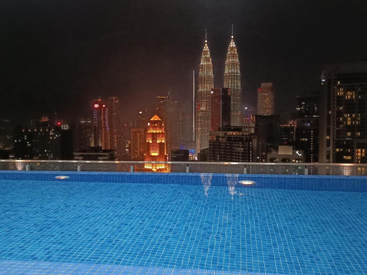 Cl 27A Insta Klcc View & Infinity Pool View Apartment Kuala Lumpur Luaran gambar
