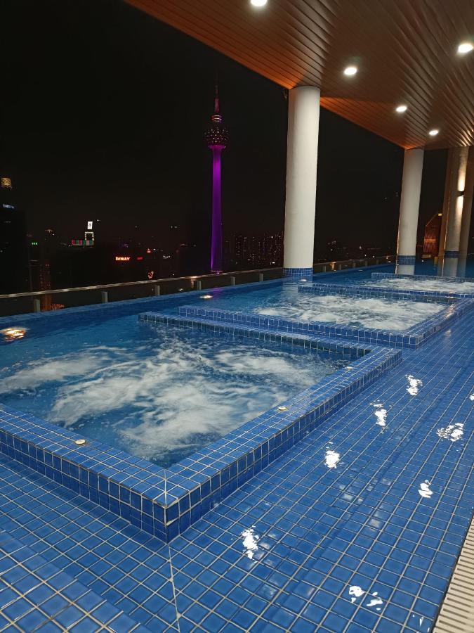 Cl 27A Insta Klcc View & Infinity Pool View Apartment Kuala Lumpur Luaran gambar
