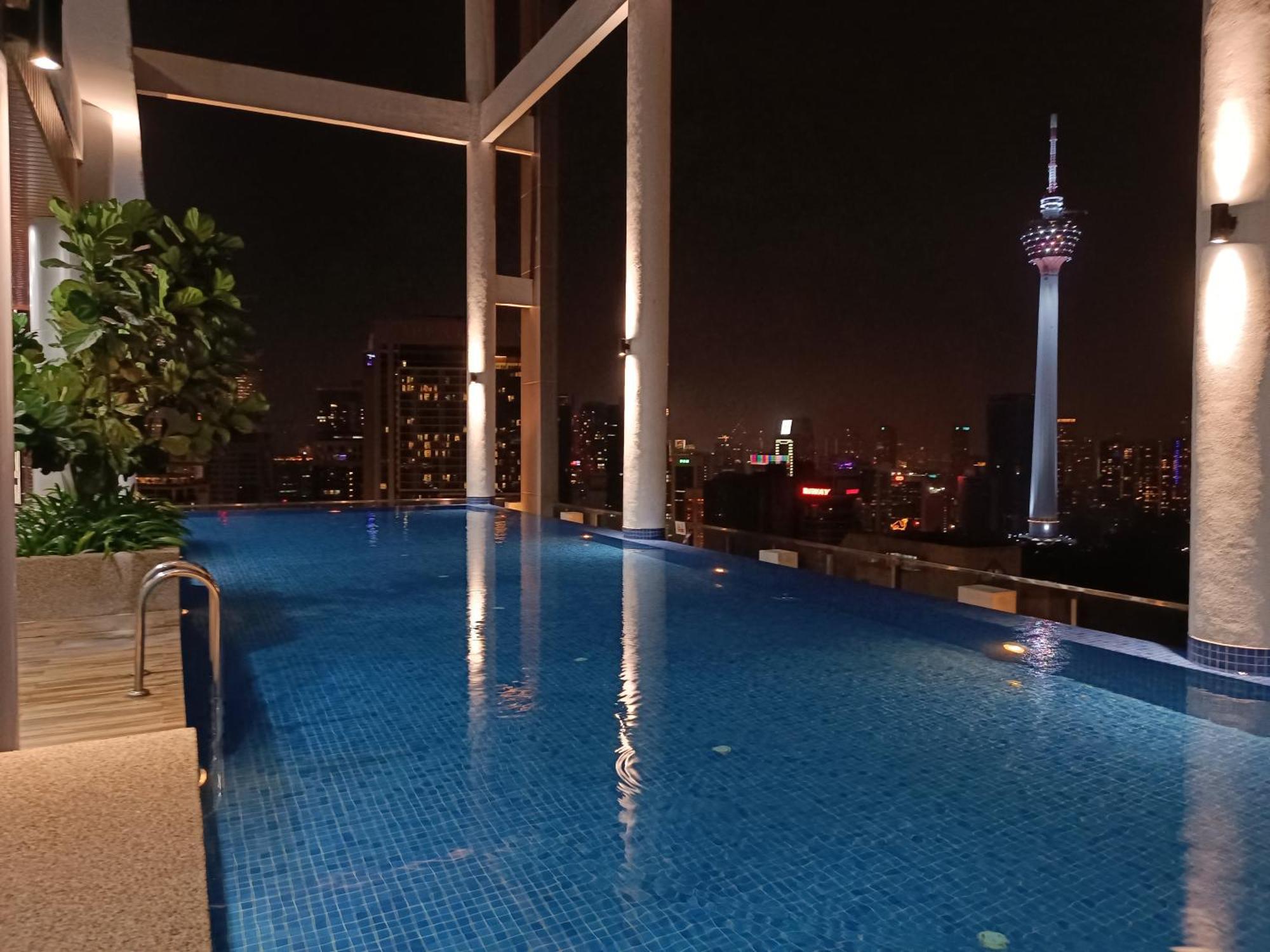 Cl 27A Insta Klcc View & Infinity Pool View Apartment Kuala Lumpur Luaran gambar